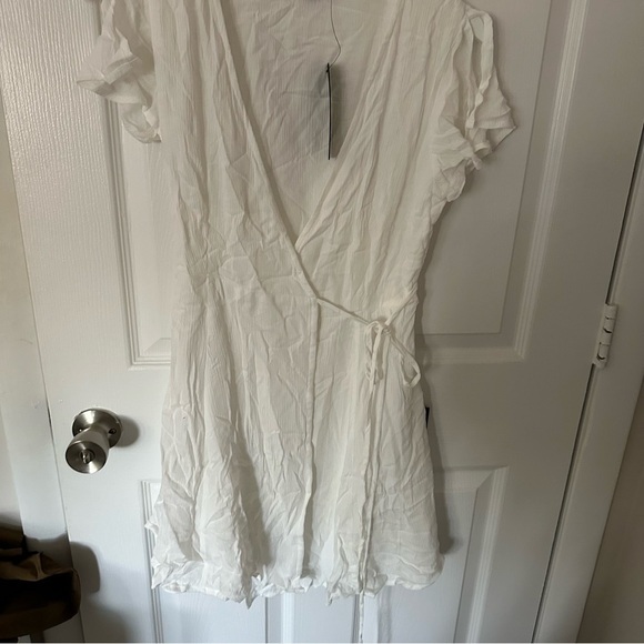 White Short Sleeve Dress - Picture 1 of 9